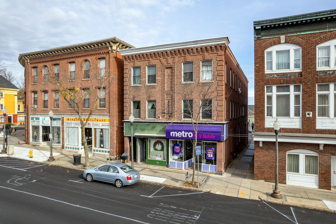 338-340 Main St in Southbridge, MA - Foto de edificio