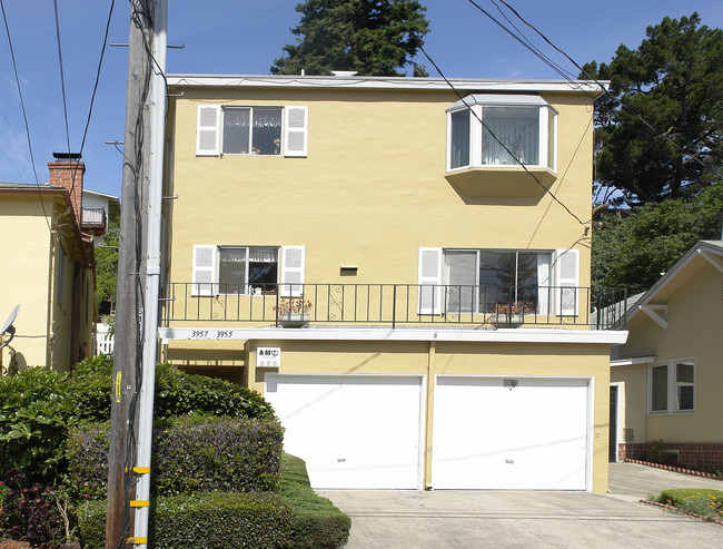 3955-3957 Canon Ave in Oakland, CA - Building Photo - Building Photo