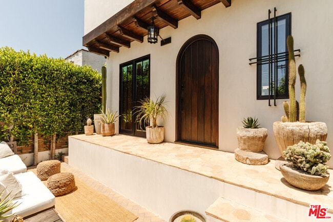 751 Ozone St in Santa Monica, CA - Building Photo - Building Photo