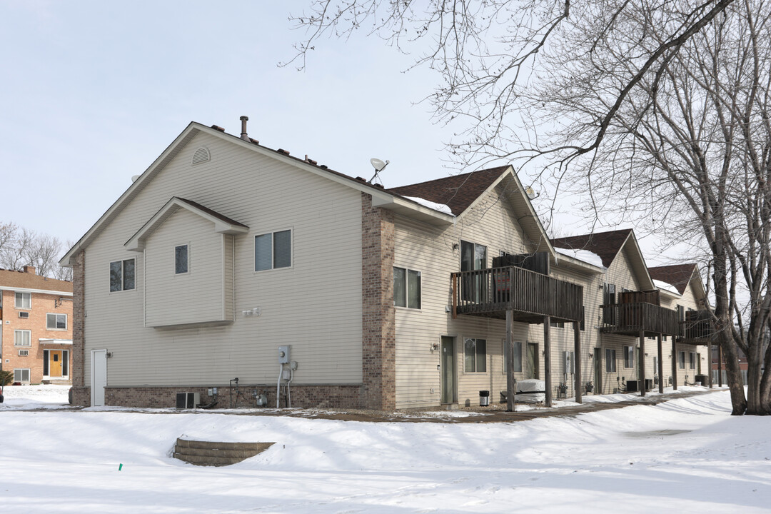 7411-7419 University Ave NE in Fridley, MN - Building Photo