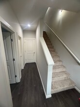 1049 SW 99th Pl in Seattle, WA - Building Photo - Building Photo