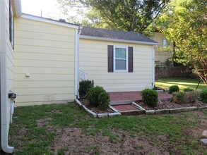 1609-13 1/2 13th 1/2 St in Huntsville, TX - Building Photo - Building Photo