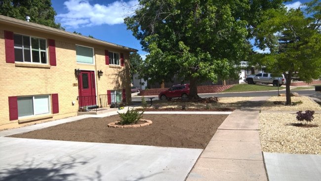 803 Potter Dr in Colorado Springs, CO - Foto de edificio - Building Photo