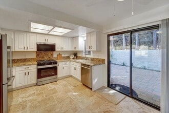 1831 Foursite Ln in Thousand Oaks, CA - Building Photo - Building Photo