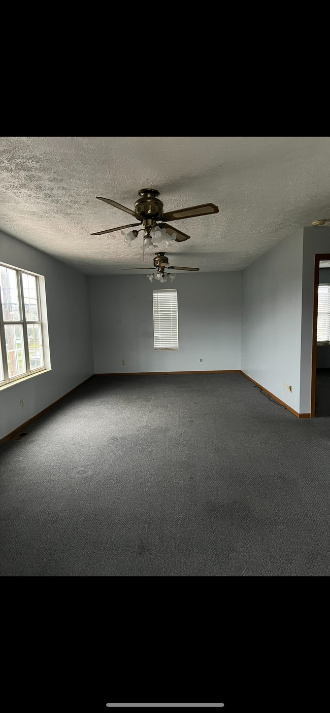 415 S Ellison St, Unit Ellison Ave in Ironton, OH - Building Photo - Building Photo