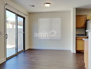 7972 Crowder St in Las Vegas, NV - Foto de edificio - Building Photo