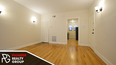 4032 N Ashland Ave, Unit 4038.5-E2 in Chicago, IL - Building Photo - Building Photo