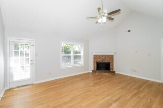 7439 Overcreek Ln in Memphis, TN - Building Photo - Building Photo