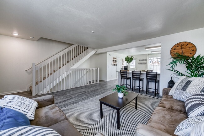 Copper Beech Town Homes in Clovis, CA - Foto de edificio - Building Photo