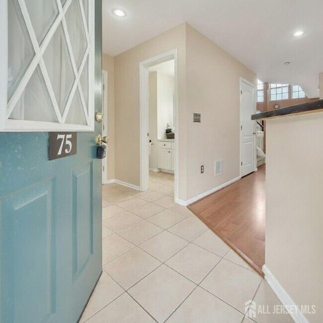 75 Jared Dr in North Brunswick, NJ - Building Photo - Building Photo