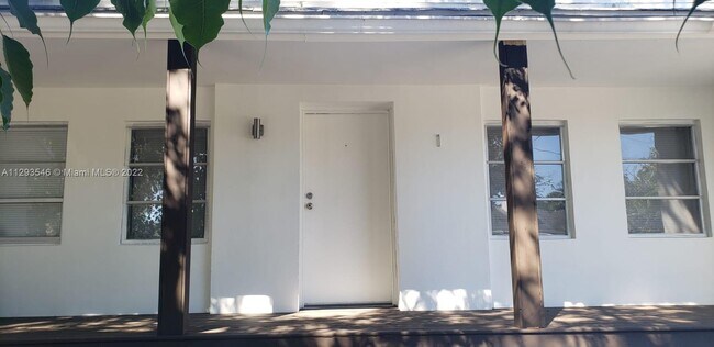 551 NW 41st St-Unit -1 in Miami, FL - Building Photo - Building Photo