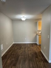 16936 SE Powell Blvd in Portland, OR - Building Photo - Building Photo