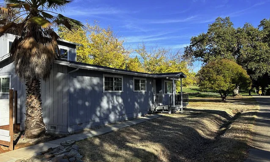 24243 Green Valley Rd in Auburn, CA - Building Photo