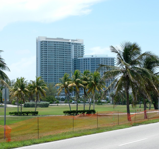 One Bal Harbour in Bal Harbour, FL - Building Photo - Building Photo