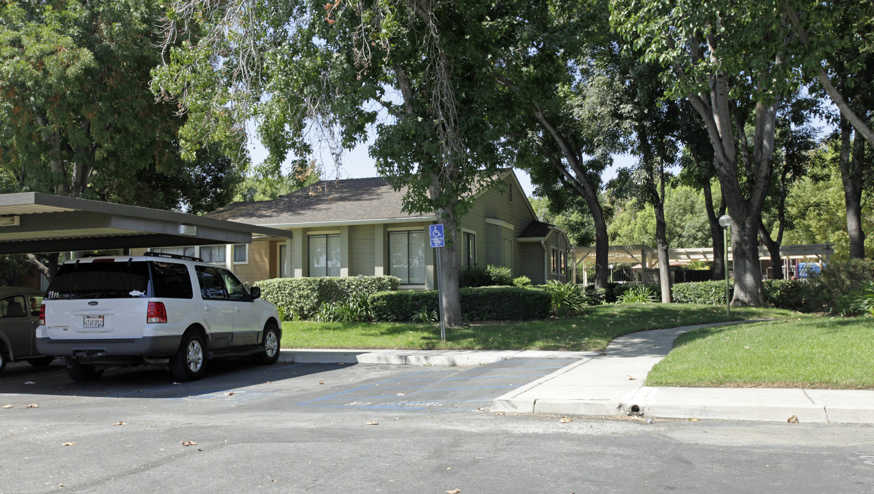 Mission Woods Condominiums in Ontario, CA - Building Photo