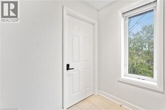 119 Tremaine Rd in Milton, ON - Building Photo - Building Photo