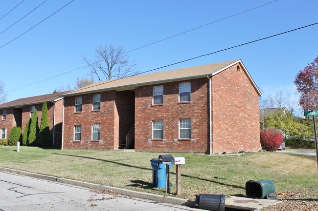 1350 Franklin Ave in Collinsville, IL - Foto de edificio - Building Photo