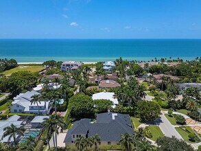194 4th Ave N in Naples, FL - Building Photo - Building Photo