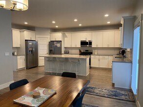 1332 Wasco St in Hood River, OR - Building Photo - Building Photo