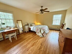 86 Krispin Ln in East Setauket, NY - Building Photo - Building Photo