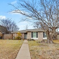 805 Cherry Hills Dr in Lancaster, TX - Building Photo