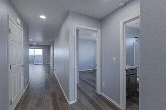 9060 E Lakeshore Dr in Prescott Valley, AZ - Foto de edificio - Building Photo