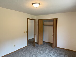 E8604 595th Ave, Unit 8608 in Elk Mound, WI - Foto de edificio - Building Photo