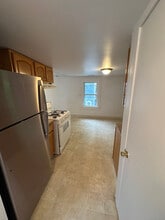151 Long Hill Ave in Shelton, CT - Building Photo - Building Photo