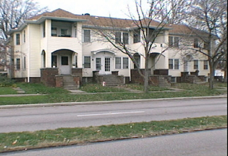 701 Middle Ave in Elyria, OH - Foto de edificio