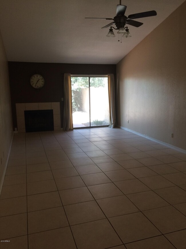 304 E Bluebell Ln in Tempe, AZ - Building Photo - Building Photo