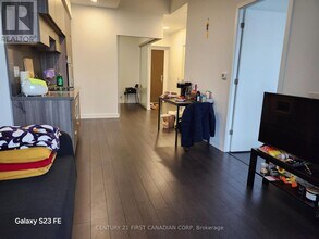 39 Roehampton Ave in Toronto, ON - Building Photo - Building Photo