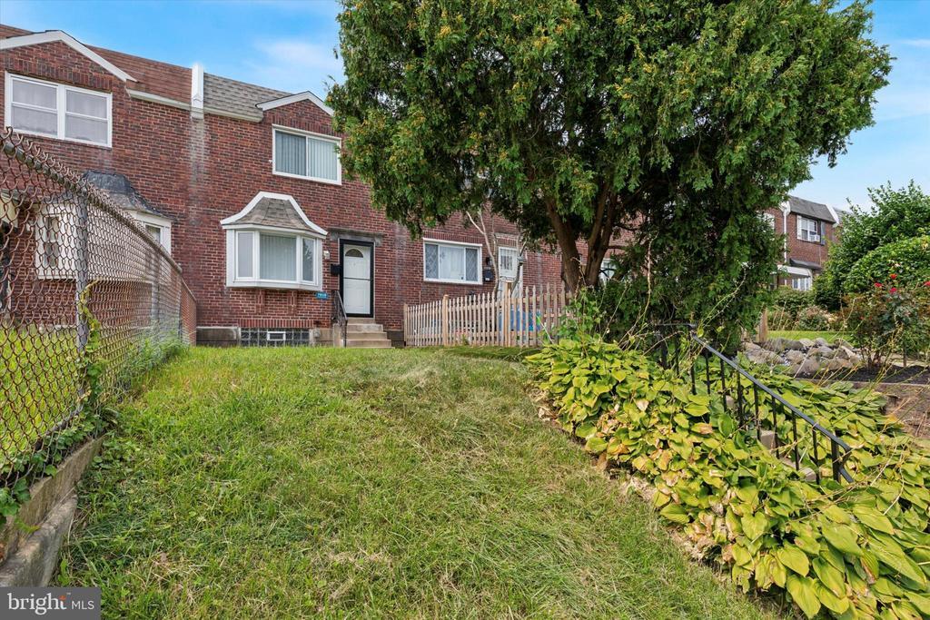 7816 Fayette St in Philadelphia, PA - Building Photo