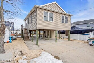 227 Cedar Dr in Berkeley Township, NJ - Building Photo - Building Photo