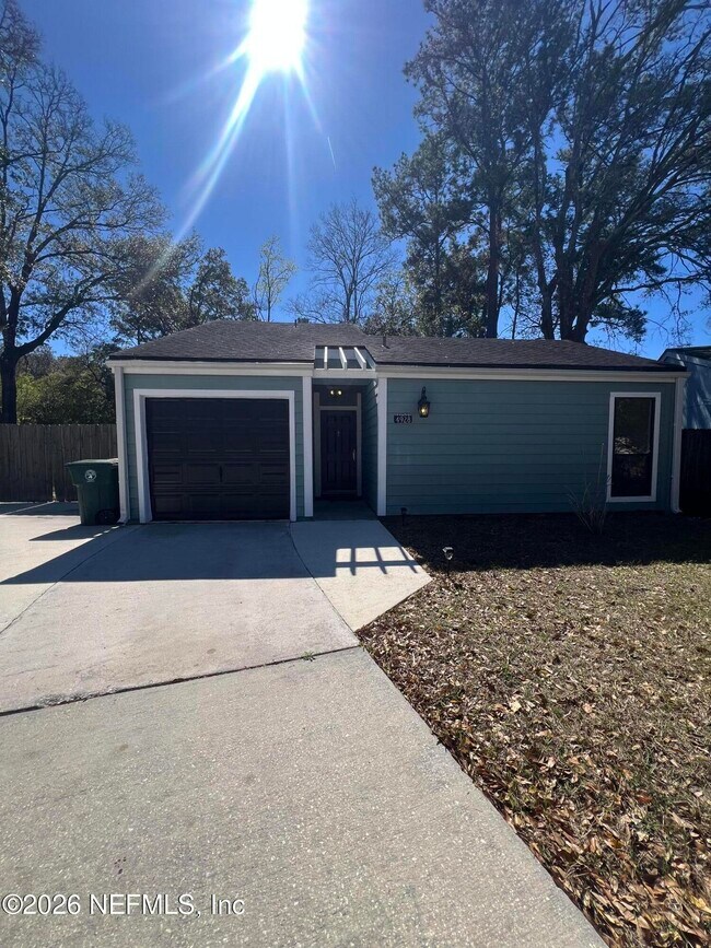 4928 Astoria Ct in Jacksonville, FL - Building Photo - Building Photo