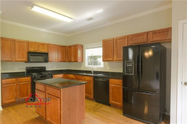 420 Pintail Ct in Suwanee, GA - Building Photo - Building Photo