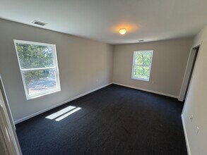 26 Park Ave in Port Jefferson Station, NY - Building Photo - Building Photo