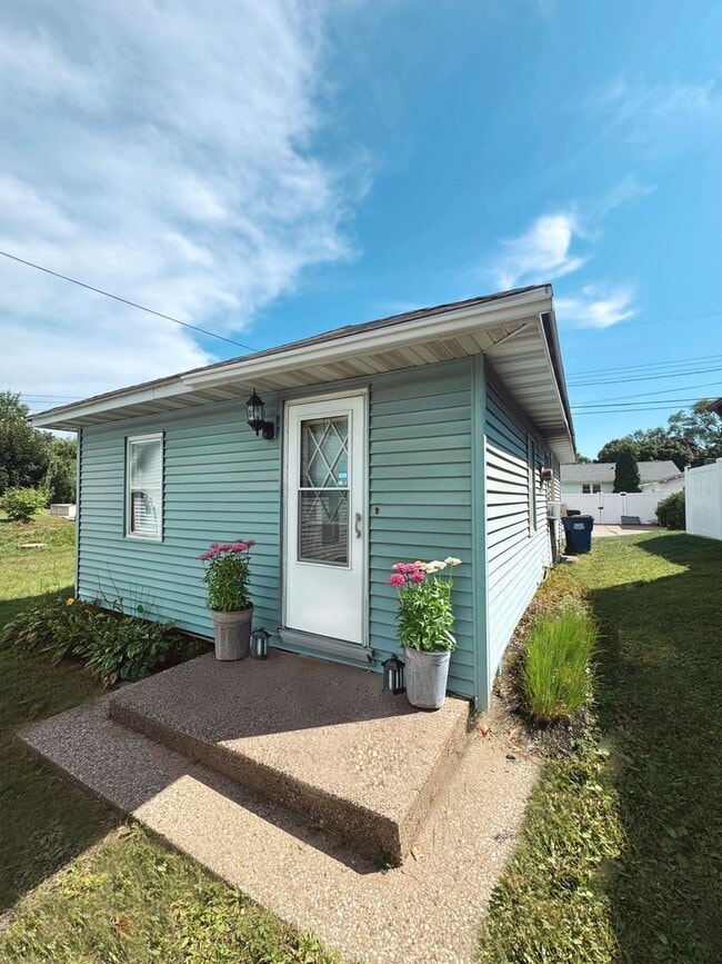 property at 615 8th Ave S