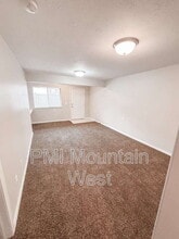 208 Lyman Ln in Bountiful, UT - Building Photo - Building Photo