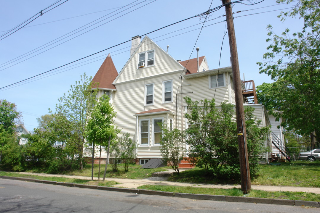 615 4th Ave in Asbury Park, NJ - Building Photo