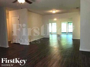 833 Weeburn St, Unit 3901 in Sarasota, FL - Building Photo - Building Photo