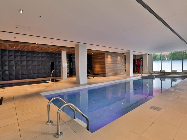 property at 700 Rue St-Paul Ouest