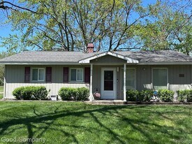 6284 Woodsdale Dr, Unit 1,434 sqft in Grand Blanc, MI - Building Photo