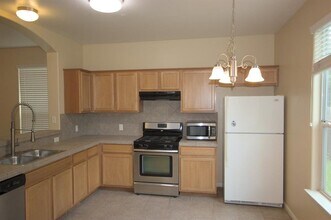 2404 Allred Dr in Austin, TX - Foto de edificio - Building Photo