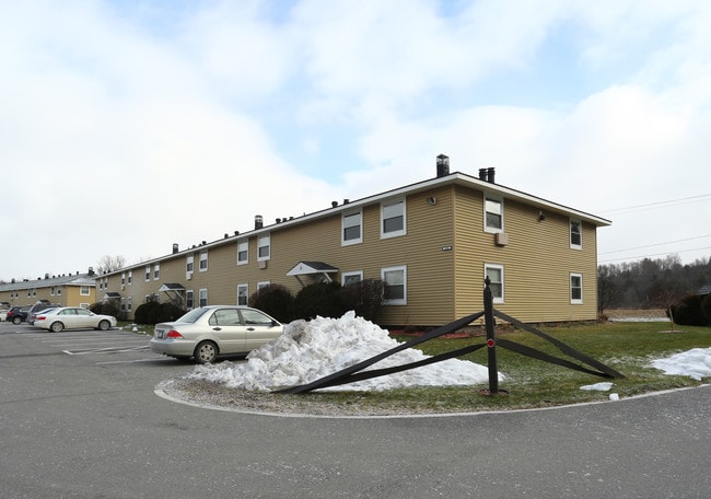 110 Sherwood Acres Dr in Herkimer, NY - Building Photo - Building Photo