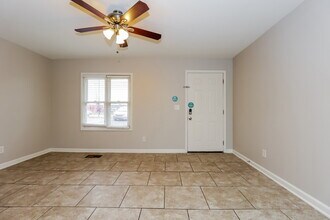 209 Stones River Rd in La Vergne, TN - Building Photo - Building Photo