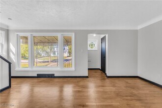 24330 Glenforest Rd in Euclid, OH - Building Photo - Building Photo