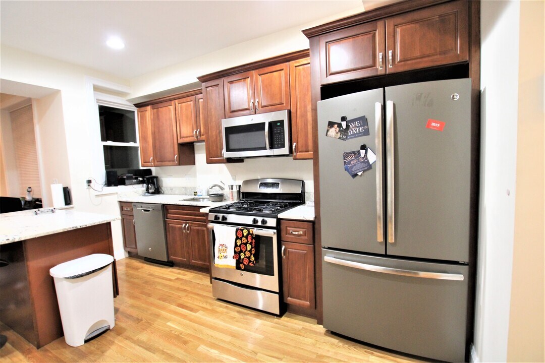 1029 Tremont St, Unit 2 in Boston, MA - Building Photo