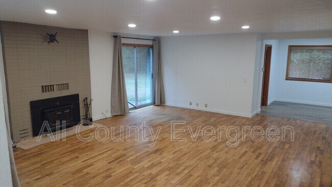 17224 SE Wax Rd in Covington, WA - Building Photo - Building Photo