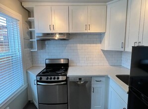 421 Summit Ave E in Seattle, WA - Building Photo - Building Photo