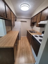 1310 Louisville Rd in Frankfort, KY - Foto de edificio - Building Photo